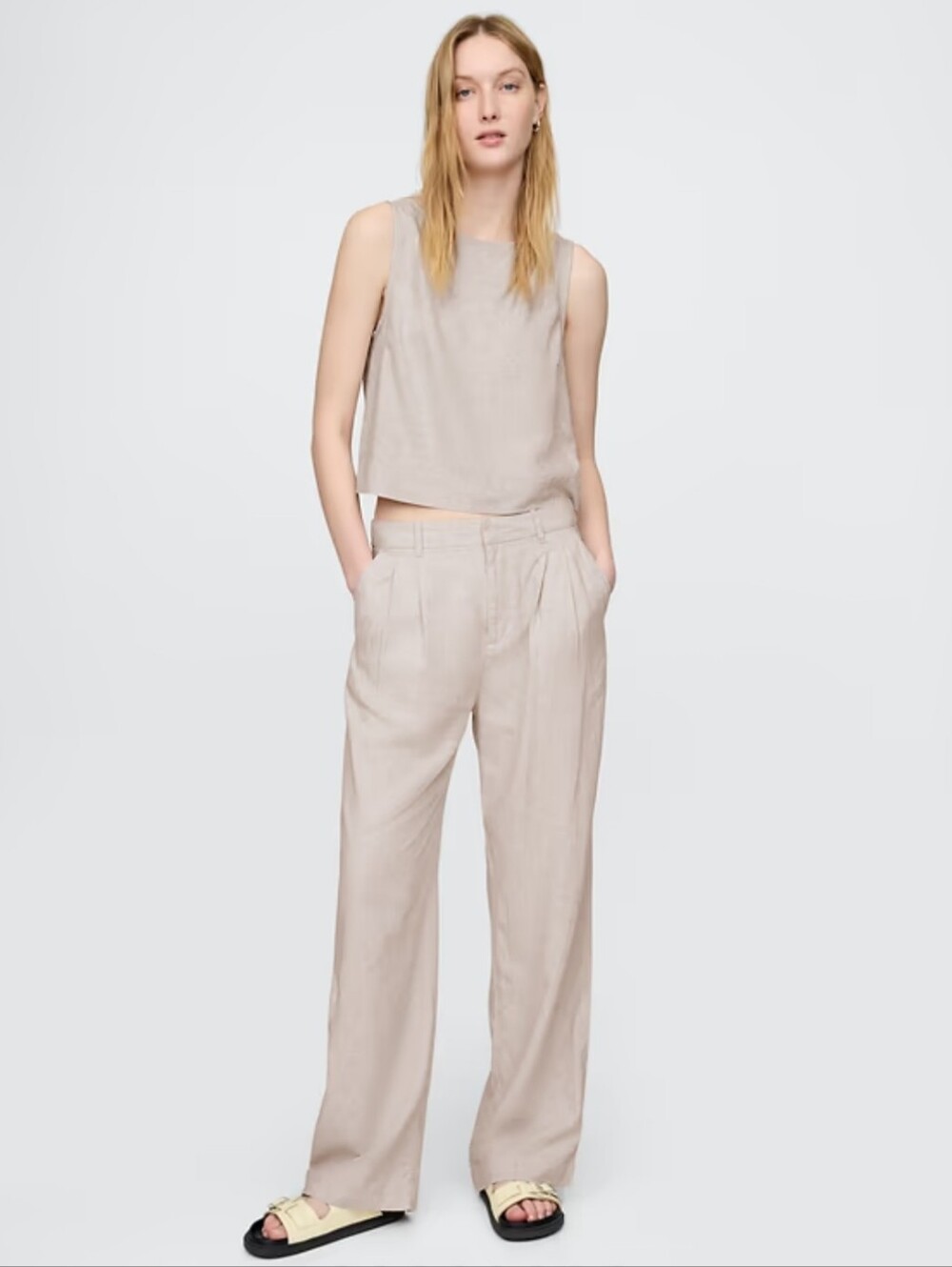 GAP High Waisted Linen-Blend Pants